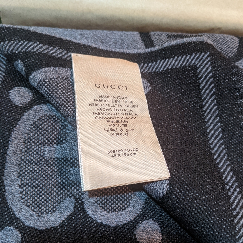 Gucci scarf